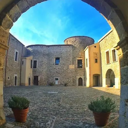 Casa Carmelina - *